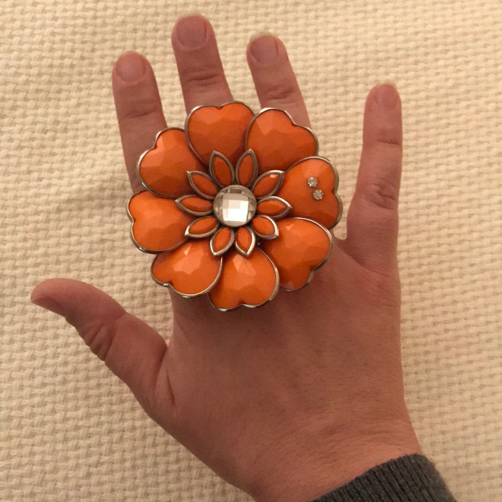 Big flower ring, orange/silver with rhinestones